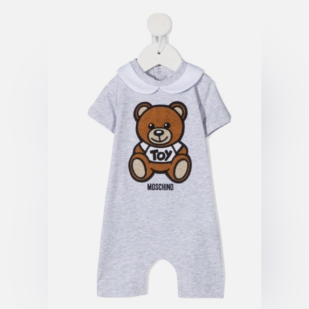 Moschino Light Gray Romper with Bear Motif romper with collar bear. Gift box